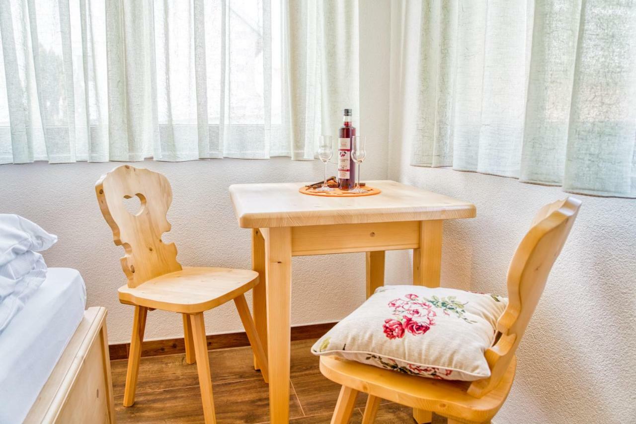 Gaestehaus Weingut Politschek Bad Friedrichshall Esterno foto